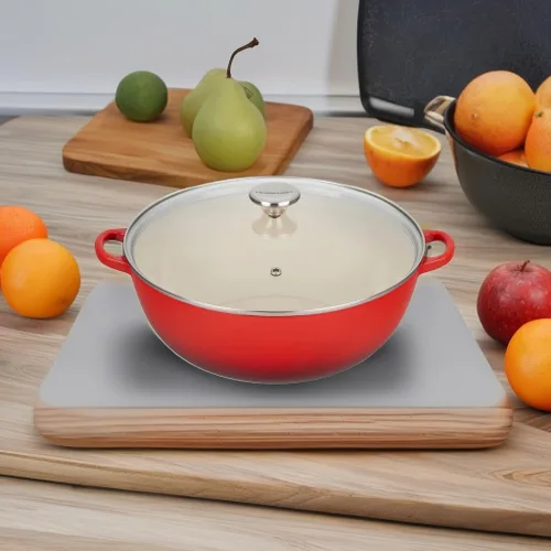 Miniatura 5 de Le Creuset Horno de chef de hierro fundido esmaltado con tapa de vidrio, 7.5 cuartos de galón., Cerise