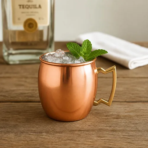 Miniatura 3 de Modern Home Taza hecha a mano de cobre macizo de 16 onzas, taza en forma de barril con mango de latón y textura suave, taza tradicional