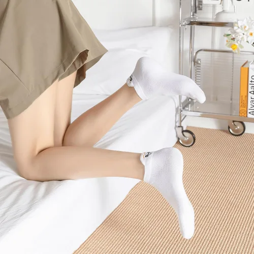 Miniatura 7 de 10 pares de calcetines divertidos, lindos calcetines de tobillo bordados kawaii de algodón suave de corte bajo para mujer, talla única