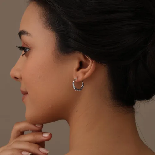 Miniatura 2 de LeCalla Aretes de aro balinesa oxidados de plata de ley 925, pequeños aretes de aro con cuentas de Bali antiguos para mujer