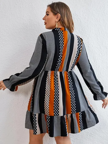 Miniatura 2 de MakeMeChic Vestido corto de manga larga a rayas con lunares y dobladillo con volantes para mujer, talla grande