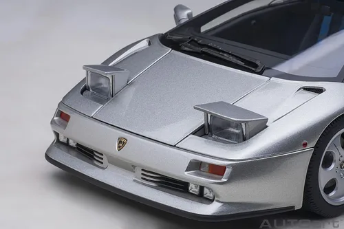 Miniatura 12 de AUTOart Lamborghini Diablo SE30 JOTA (TITANIO/Plateado metálico)