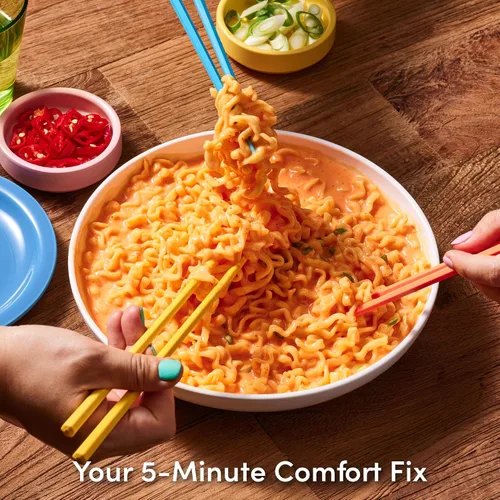 Miniatura 3 de Ramen salteado con queso (tazón) – Sabor picante de chile y cheddar Fideos instantáneos coreanos atrevidos, cremosos y con queso 3.88 oz