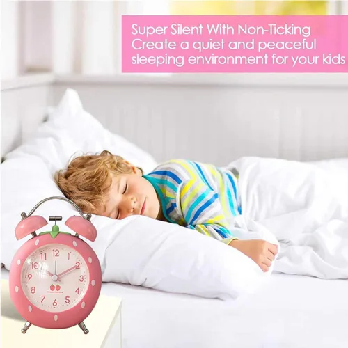 Miniatura 5 de Bonito reloj despertador de fresa de 4 pulgadas para personas que duermen con luz de fondo, reloj despertador de campana doble ruidosa para niños