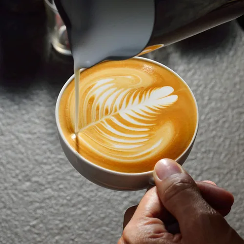 Miniatura 5 de Jarra de espuma de leche de acero inoxidable de 20 onzas / 20.3 fl oz para plantillas de café capuchino de leche, arte de leche, taza de jarra