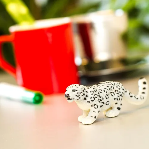 Miniatura 5 de Safari Ltd. Figura de leopardo de nieve, figura detallada de plástico de 5.5 pulgadas, divertido juguete educativo para niños, niñas y niños a