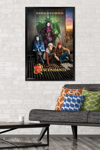 Miniatura 2 de Disney Descendants - Póster de pared de Key Art, 22.4 pulgadas de largo x 14.7 pulgadas de ancho, versión enmarcada de madera de granero