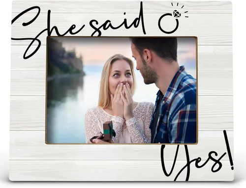 FONDCANYON Marco de fotos de compromiso She Said Yes, regalos de compromiso para parejas recién comprometidas, regalos únicos para novios y novias