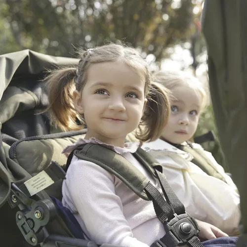 Miniatura 9 de Familidoo H4E Quad Lidoo Lite Cochecito Vagón de 4 Asientos para Niños, Ligero y Plegable con Asientos Reclinables, Arnés de 5 Puntos, Doble Toldo