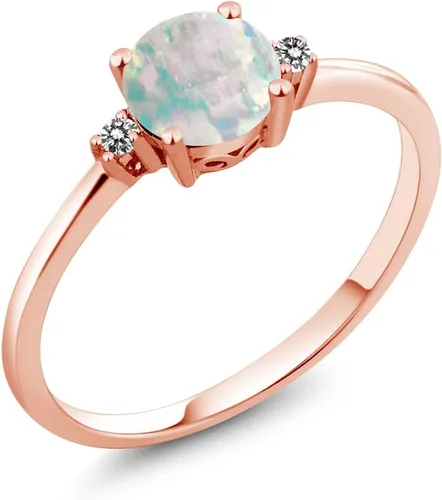 Gem Stone King Juego de anillos solitarios de compromiso de oro rosa de 10 quilates con cabujón redondo de 0.33 quilates, ópalo blanco simulado y