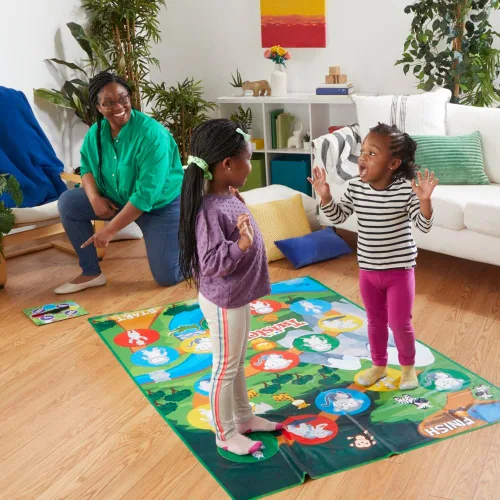 Miniatura 2 de Hasbro Gaming Twister Junior, juego de fiesta clásico reinventado para niños a partir de 3 años, 2-4 jugadores, 2 en 1, alfombrilla de 2 lados
