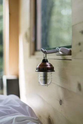 Miniatura 7 de Barebones Lámpara Colgante Beacon – Cobre, Linterna LED Recargable para Acampada con Brillo Ajustable – Linterna Colgante Resistente a la Intemperie