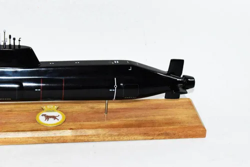 Miniatura 4 de HMS Astute (S119) Modelo submarino, Marina, 20 pulgadas, modelo a escala, caoba, clase astuta