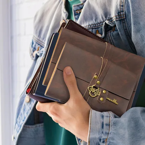 Miniatura 9 de Diario de cuero de 5 x 7 pulgadas, cuaderno de cuero genuino con llave para hombres y mujeres, caja de regalo, 280 páginas de líneas, diario