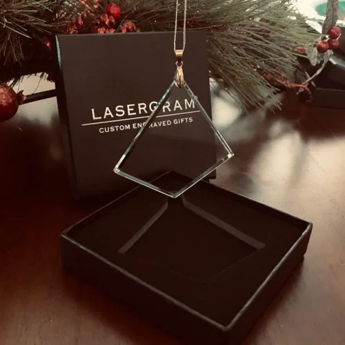 Miniatura 4 de LaserGram Adorno de Navidad de vidrio personalizado, Santa Muerte, idea de regalo personalizada grabada con láser (forma de diamante)