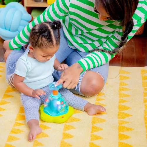 Miniatura 12 de Bright Starts Juguete giratorio, de presionar y brillar, de causa y efecto, musical para bebés, a partir de 6 meses+ Prensa y resplandor