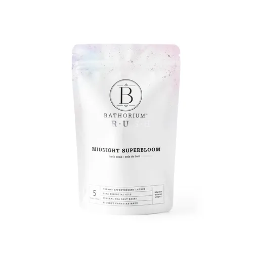 Bathorium Midnight Superbloom Crush, baño de flores silvestres, lavanda, rosa, flor de guisante de mariposa, jazmín, sal del mar muerto, 21 onzas