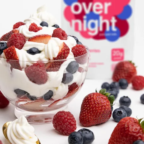 Miniatura 5 de Oats Overnight Mezcla de bayas y crema, avena durante la noche con 0.71 onzas de proteína, batido de proteína de desayuno alto en fibra, avena sin