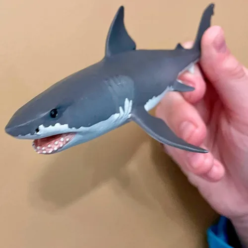 Miniatura 7 de Safari Ltd. Gran figura de tiburón blanco – Figura de modelo realista de 6.25 pulgadas – Juguete educativo para niños, niñas y niños a partir de 3