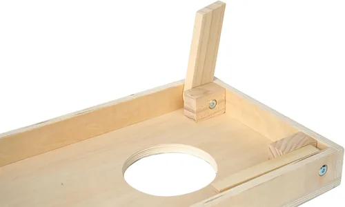 Miniatura 7 de Manhattan Toy Wild Ones - Juego de 10 piezas de madera para interiores y exteriores, juego de lanzamiento de bolsas de Cornhole para niños de 3 años