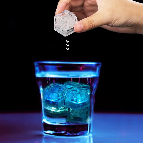 Miniatura 6 de Cubos de hielo iluminados para bebidas, 48 cubos de hielo LED azules activados por líquidos, que brillan en la oscuridad, cubos de hielo