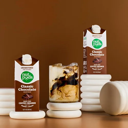 Miniatura 4 de nutpods Crema clásica de chocolate sin azúcar, sin lácteos, hecha de almendras y cocos, Whole30, Keto, sin gluten, sin OMG, vegana, Kosher