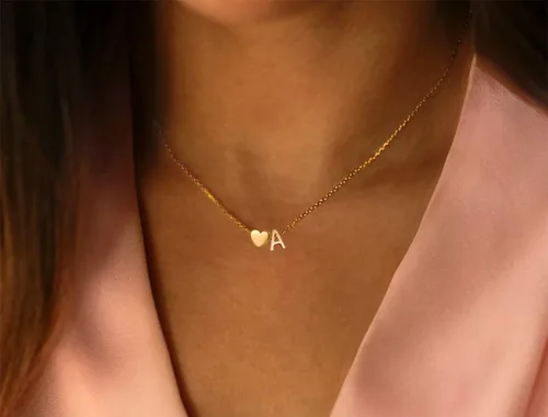 Miniatura 3 de Glimmerst - Collar de corazón con inicial, acero inoxidable chapado en oro de 18 quilates, collar de corazón pequeño con letra inicial