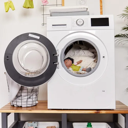 Miniatura 9 de HABA Cari - Muñeca de bebé negra de 12 pulgadas con coletas negras, cara bordada, vestido verde extraíble, lavable a máquina, muñeca de bebé suave