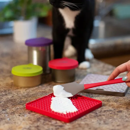 Miniatura 6 de Messy Mutts & Cats - Alfombrilla interactiva reversible de silicona para alimentación y lamer 5.5 x 5.5 pulgadas Alimentador lento