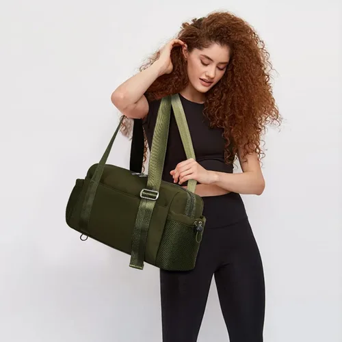 Miniatura 8 de WLLWOO - Bolsa de gimnasio pequeña con bolsillo húmedo para mujer, bolsa de lona para yoga, bolsa de entrenamiento ligera para baile, fines