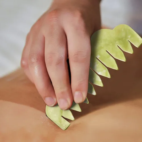 Miniatura 4 de Healifty Jade Gua Sha Peine para masaje del cuero cabelludo y cuidado del cabello, herramienta de raspado de jade natural de 3.5 pulgadas para 4