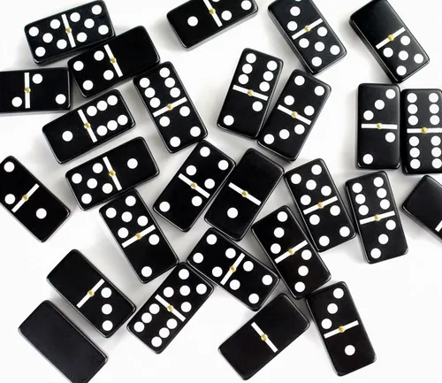 Miniatura 7 de Bucher&Rossini Juego de Dominó Doble 6 - Juego Clásico de Dominó Negro para Adultos y Niños, Idea de Regalo para Jugadores de Dominó o Noche