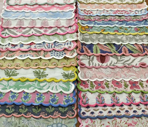Miniatura 14 de Ridhi Juego de 4 servilletas bordadas reutilizables de algodón para bodas, fiestas, regalo diario para primavera, Pascua, San Valentín