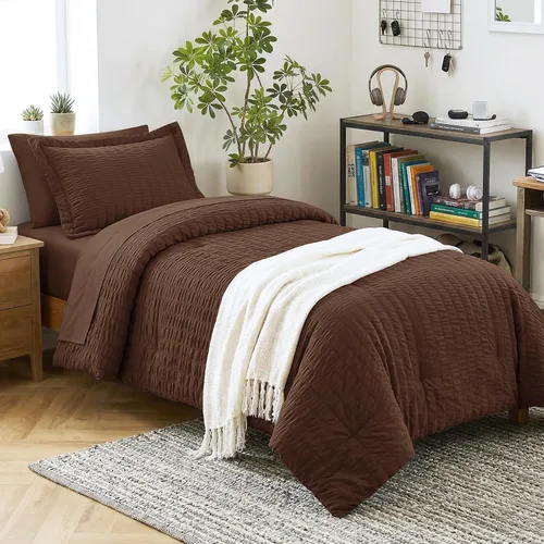 Miniatura 45 de CozyLux Juego de ropa de cama con edredón tamaño King Beige Seersucker de 7 piezas, juego de cama en una bolsa, con edredón, sábanas, fundas