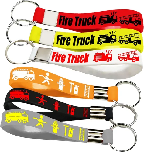 CupaPlay 24 llaveros de goma para camiones de bomberos, suministros de fiesta de camiones de bomberos, bomberos, carreras, trabajadores de
