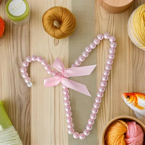 Miniatura 6 de 5 piezas de perlas rosadas pequeñas perchas de ropa con perlas de imitación con lazo de cinta para mascotas, perros, gatos, ropa de bebé