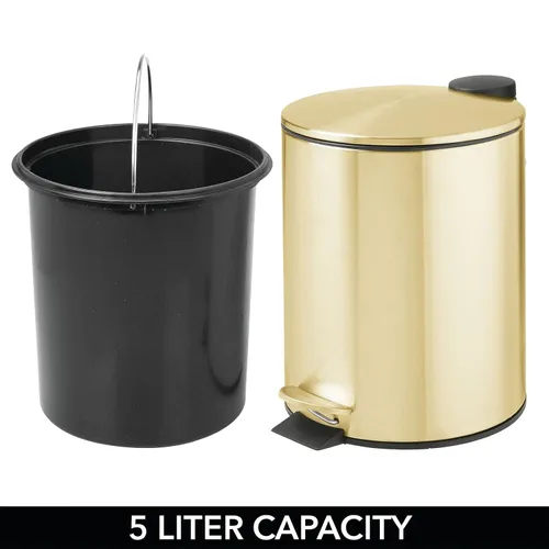 Miniatura 5 de mDesign Cubo de basura de metal de 1.3 galones/5 litros con escalón redondo, contenedor de basura con tapa para baño, tocador, dormitorio, cocina