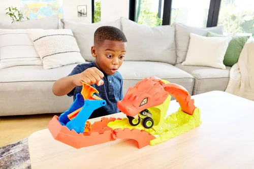 Miniatura 2 de Hot Wheels Conjunto de Juguetes de Camiones Monstruo, Juego de Pista Snake Slam Takedown con Vehículo Exclusivo Bone Shaker a Escala 1:64, Incluye