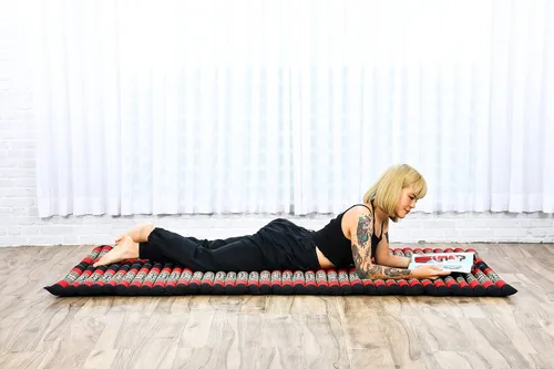 Miniatura 4 de Leewadee - Kapok Roll Mat – Colchón plegable hecho a mano para dormir y relajación de Tailandia, ideal como cama de invitados, esterilla de camping