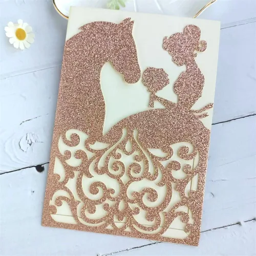 Miniatura 2 de MillaSaw Bolsillo de invitación para caballo con purpurina, soporte para invitación de quinceañera, tarjeta cortada con láser de oro rosa