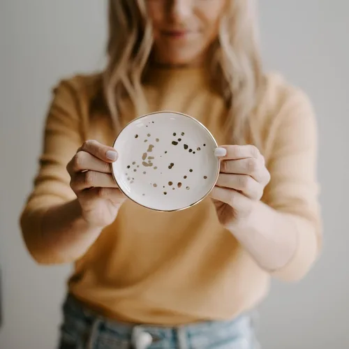 Miniatura 7 de Plato de joyería moteado de oro blanco Bandeja circular de cerámica para decoración del hogar, regalo de boda para ella, organizador de escritorio