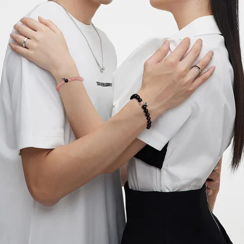 Miniatura 5 de 2 pulseras magnéticas para parejas, piedra natural negra mate, cristal para votos de amor eterno, juego de pulseras de cuentas de piedra de energía