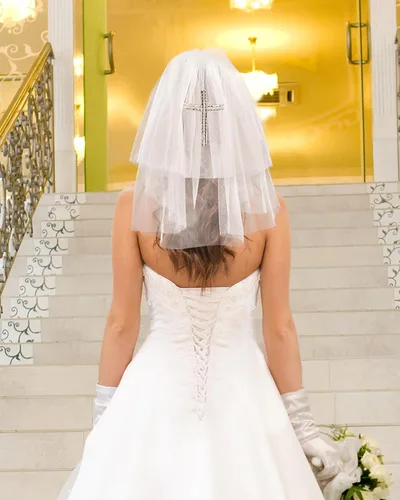 Miniatura 4 de Mantveil Velos de novia cruzados longitud de hombro blanco velo corto de 2 niveles con peine accesorios para el cabello para mujeres y niñas