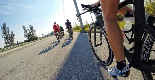 Miniatura 5 de Swiftwick - Calcetines ASPIRE QUARTER CREW para correr y ciclismo, ligeros, ajuste de compresión