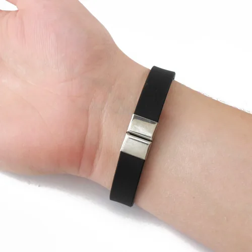 Miniatura 6 de Pulsera JOSHUA con nombre personalizado de silicona y tono plateado para hombre, incluye caja de regalo y bolsa de regalo, placa de identificación