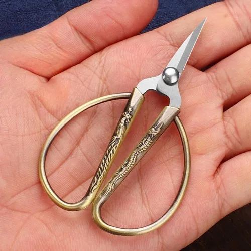 Miniatura 7 de Tijeras pequeñas de bordado de costura de 3.3 pulgadas, tijeras pequeñas de acero inoxidable, tijeras de detalle de punta afilada para costura, Negro