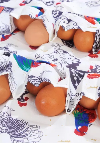 Miniatura 3 de Sefiron Delantal para Recoger Huevos de Pollo, 12 Bolsillos Profundos para Gallina, Pato, Huevos de Ganso Negro+Blanco
