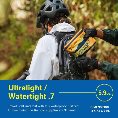 Miniatura 4 de Adventure Medical Kit Ultraligero / Impermeable Kit médico .7 – Hasta 3 personas, hasta 3 días – Incluye vendajes, elementos esenciales de ampolla