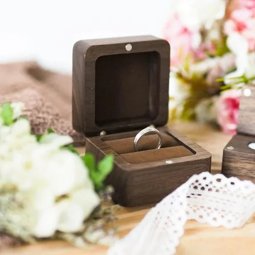 Miniatura 2 de Caja de madera para anillos grabada, caja de almacenamiento de joyas cuadrada rústica, caja de anillo vintage para ceremonia de boda, compromiso