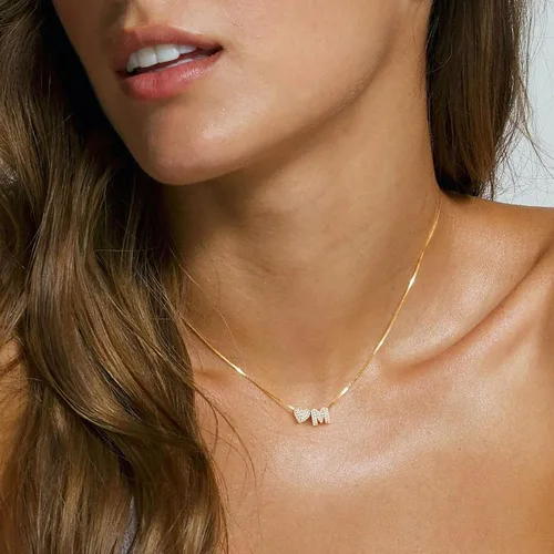 Miniatura 5 de Turandoss Collar con inicial de corazón de oro para mujer, delicado collar de letras de corazón personalizado chapado en oro de 18 quilates, collar
